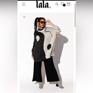 Dressed in LALA- YIN Yang gang. Oversized knit in shades of grey. L/XL